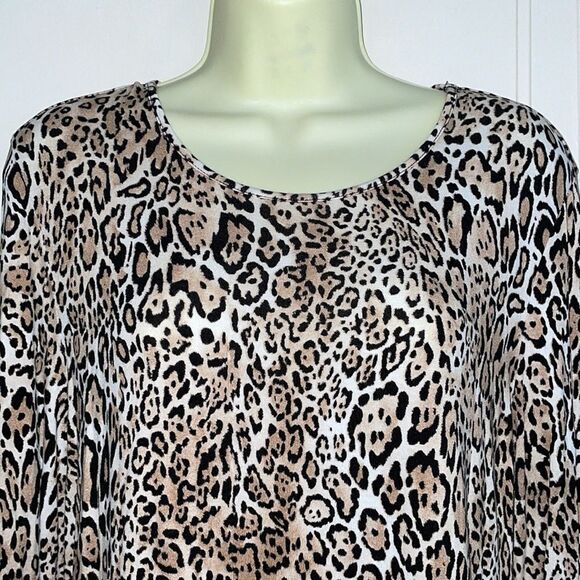 Chico’s “The Ultimate Tee” leopard print long sleeved T-shirt - Picture 2 of 9